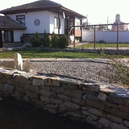 Guest house Lionsgate *