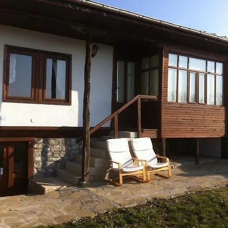 Guest house Lionsgate Pomoshtitsa