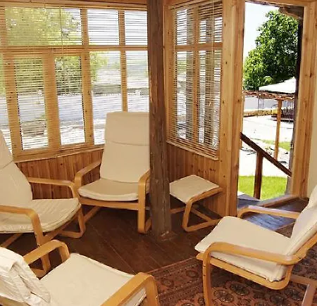 Guest house Lionsgate *